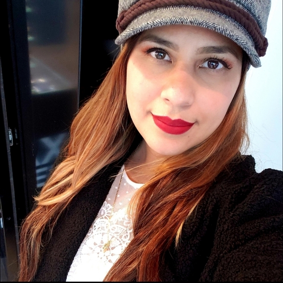 Meet your posher - Picture 1 of 8